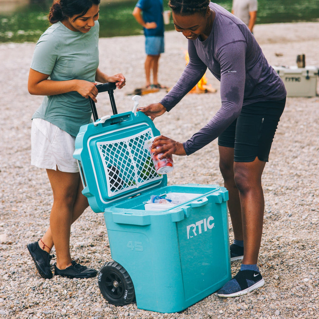 45 QT Ultra-Tough Wheeled Cooler #007L8