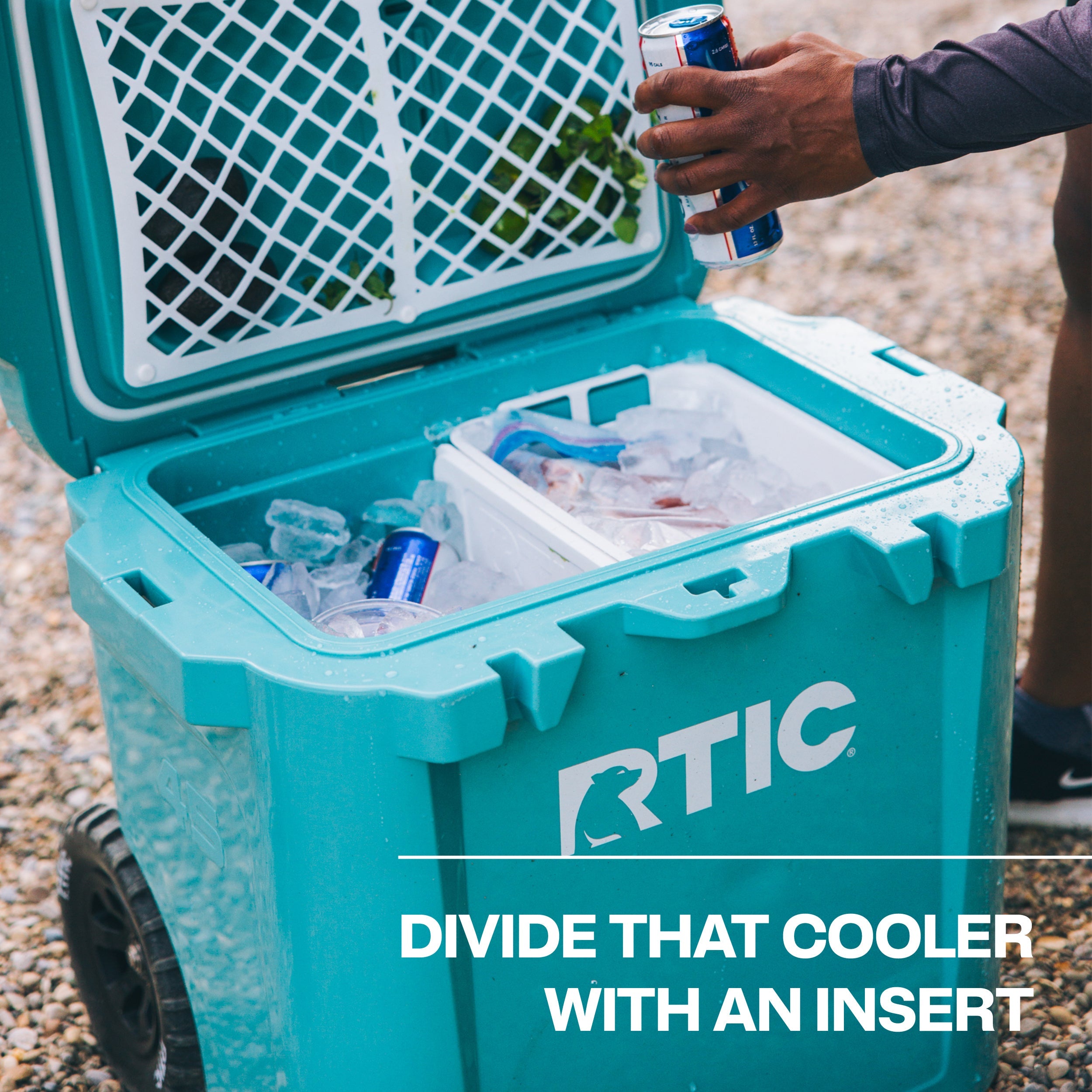 45 QT Ultra-Tough Wheeled Cooler #007L8