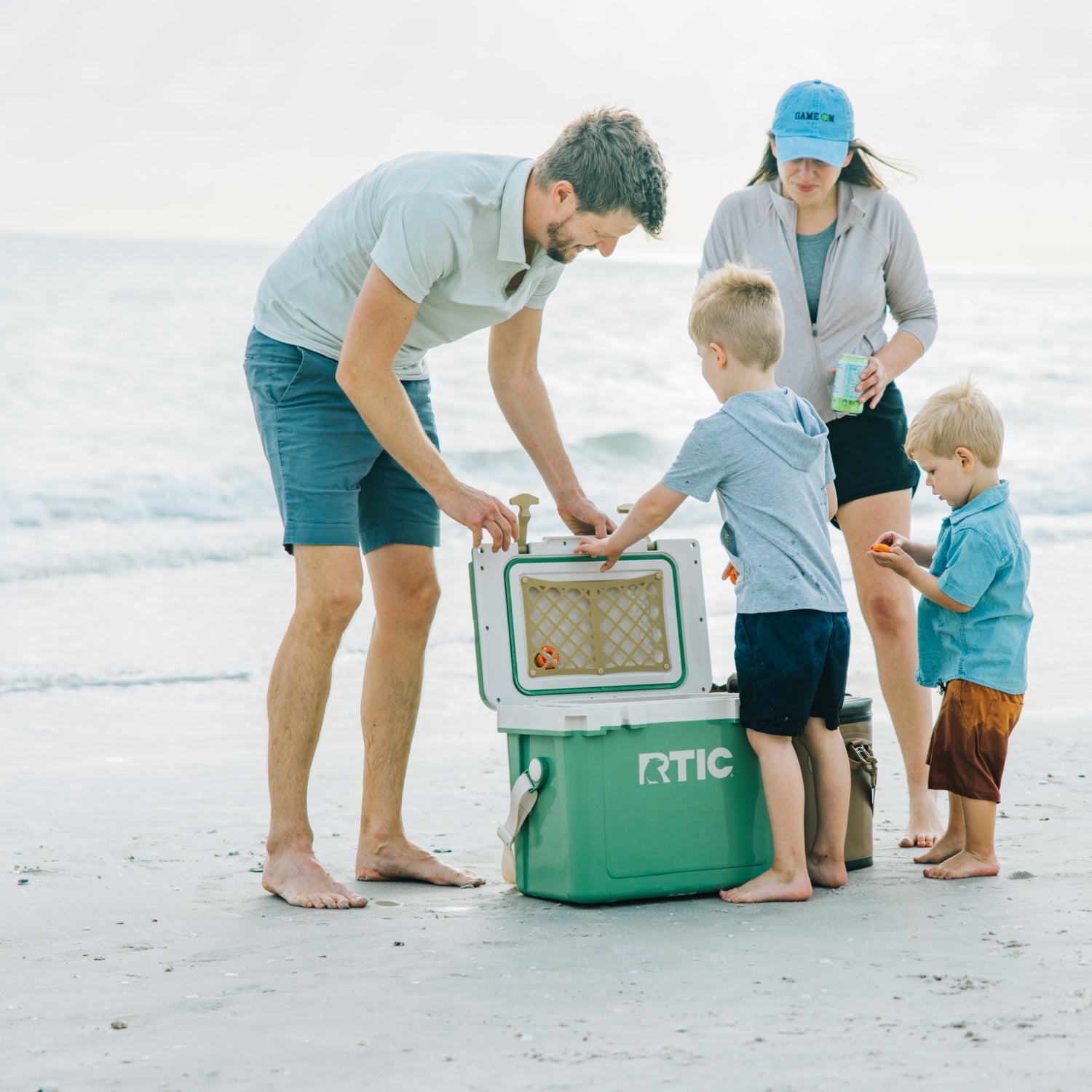 22 QT Ultra-Light Cooler #009J8