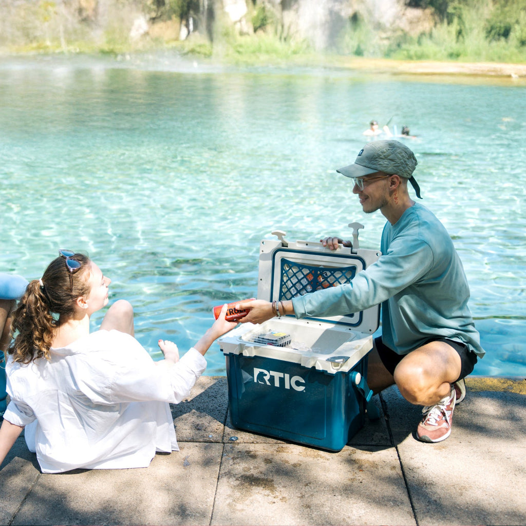 22 QT Ultra-Light Cooler #009J8
