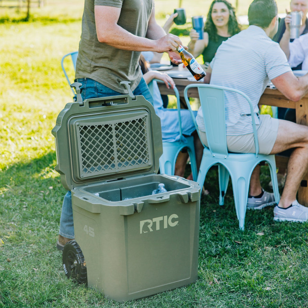 45 QT Ultra-Tough Wheeled Cooler #007L8